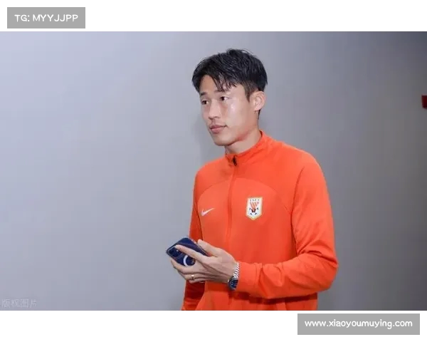 足球俱乐部因财务危机出售明星球员引发球迷热议和市场动荡 足球俱乐部因财务危机出售明星球员引发球迷热议和市场动荡